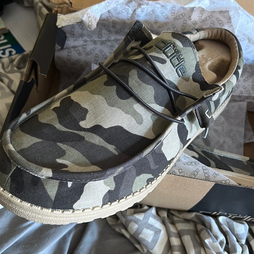 Men’s Hey Dudes, used condition